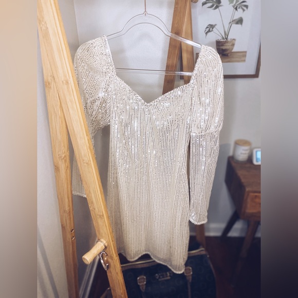 Gold, shimmer dress, zip up, adjustable sleeves, puff shoulders, mid sleeve. - Picture 2 of 3